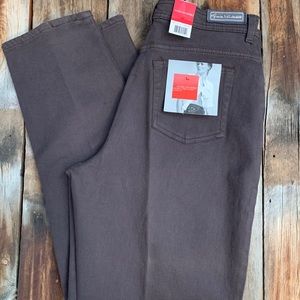 NWT Gloria Vanderbilt Jeans